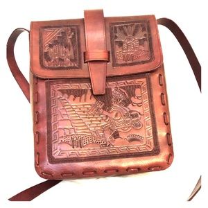 100% peruvian leather crossbody bag